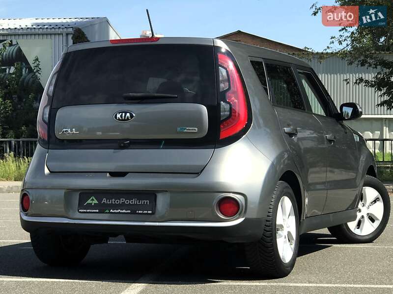 Позашляховик / Кросовер Kia Soul 2015 в Києві