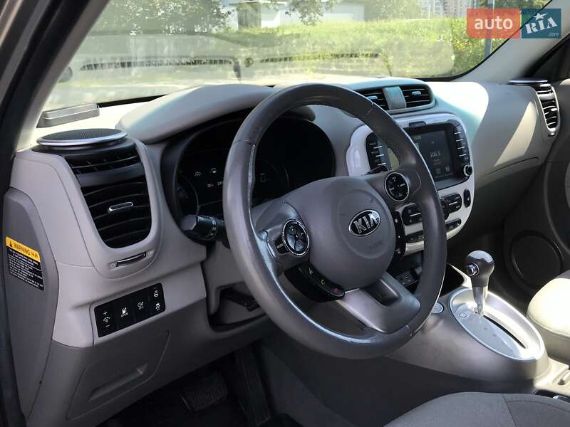 Позашляховик / Кросовер Kia Soul 2015 в Києві