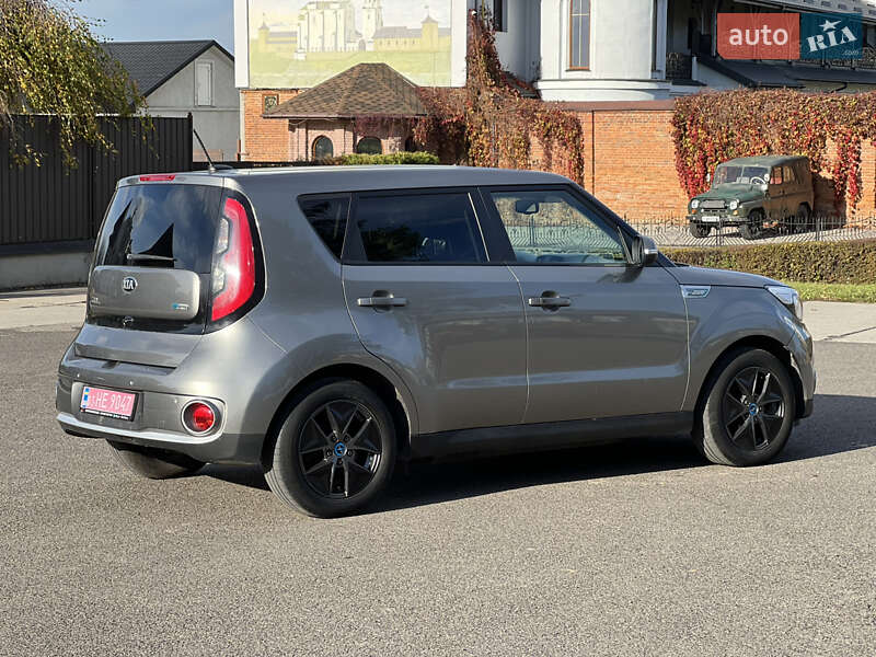 Внедорожник / Кроссовер Kia Soul 2016 в Владимире фото 4 Внедорожник / Кроссовер Kia Soul 2016 в Владимире