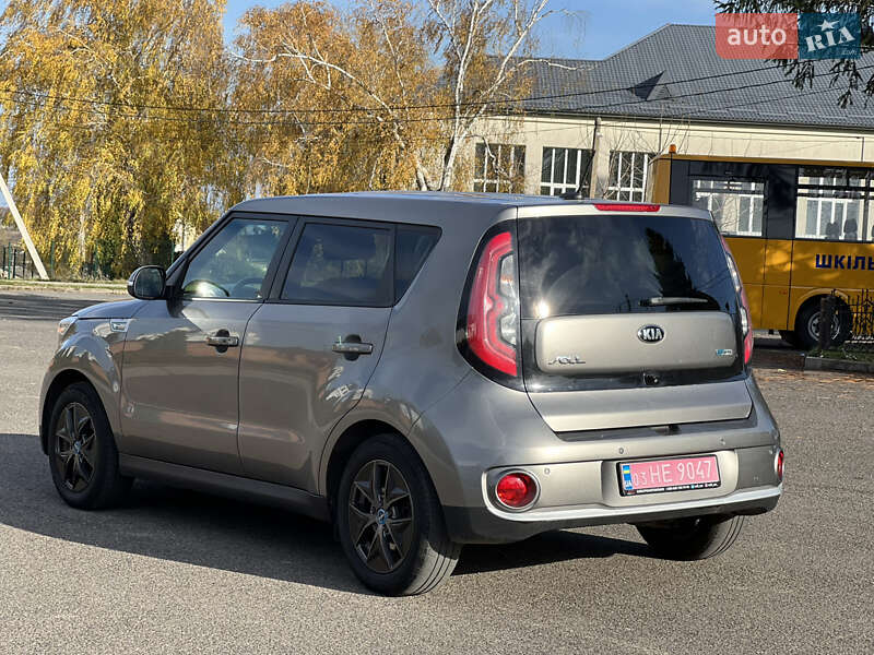 Внедорожник / Кроссовер Kia Soul 2016 в Владимире фото 9 Внедорожник / Кроссовер Kia Soul 2016 в Владимире