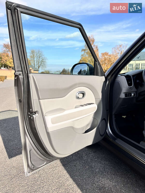 Внедорожник / Кроссовер Kia Soul 2016 в Владимире фото 25 Внедорожник / Кроссовер Kia Soul 2016 в Владимире