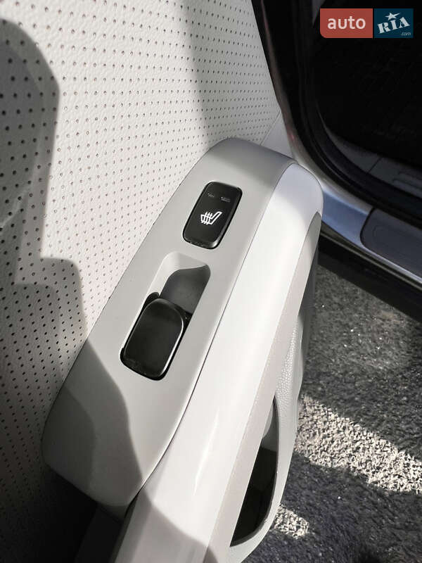 Внедорожник / Кроссовер Kia Soul 2016 в Владимире фото 46 Внедорожник / Кроссовер Kia Soul 2016 в Владимире