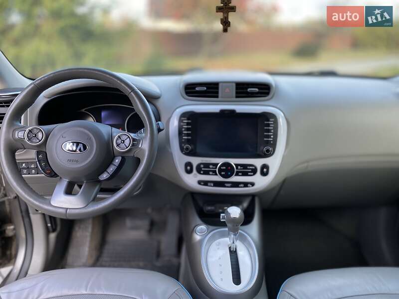 Внедорожник / Кроссовер Kia Soul 2015 в Киеве фото 11 Внедорожник / Кроссовер Kia Soul 2015 в Киеве