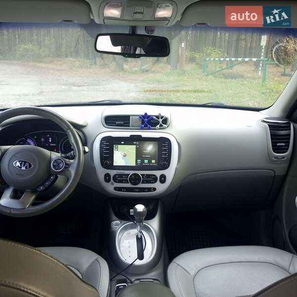 Внедорожник / Кроссовер Kia Soul 2015 в Костополе