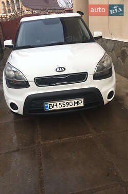 Позашляховик / Кросовер Kia Soul 2013 в Южному