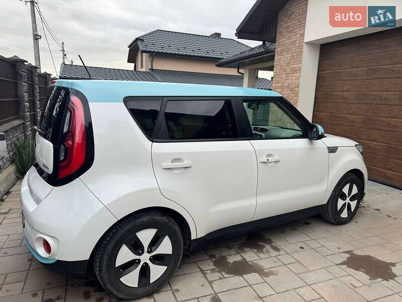 Внедорожник / Кроссовер Kia Soul 2015 в Ровно фото 4 Внедорожник / Кроссовер Kia Soul 2015 в Ровно