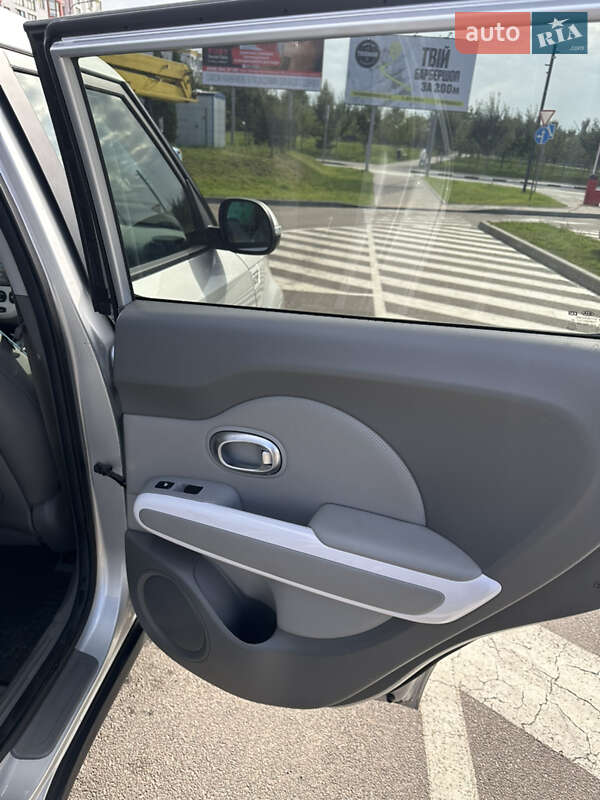 Внедорожник / Кроссовер Kia Soul 2017 в Ровно