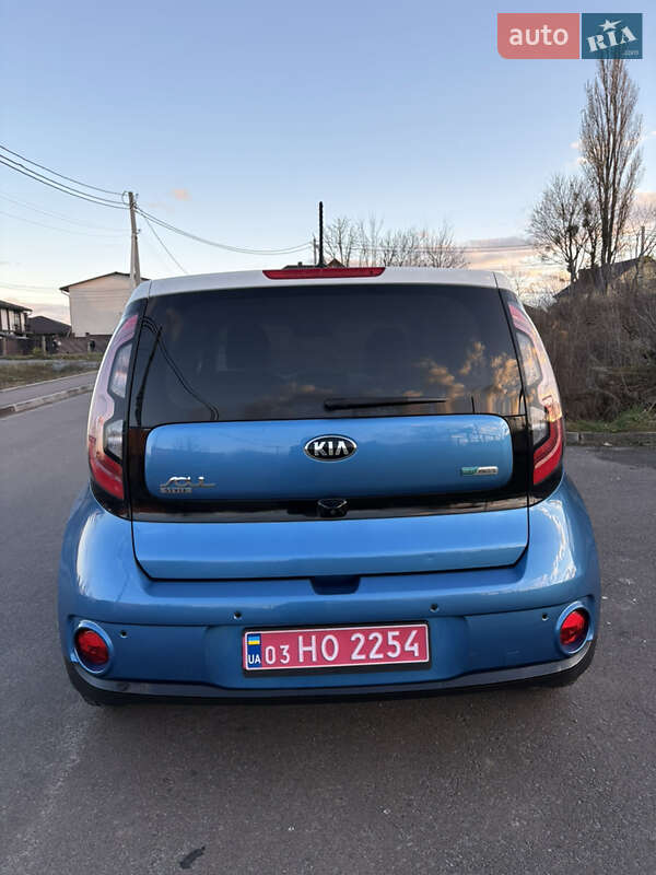 Внедорожник / Кроссовер Kia Soul 2015 в Ровно