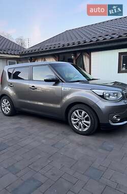 Внедорожник / Кроссовер Kia Soul 2015 в Ровно