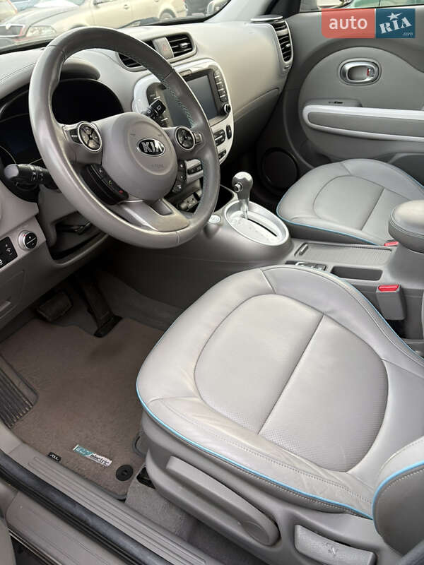 Внедорожник / Кроссовер Kia Soul 2016 в Ровно