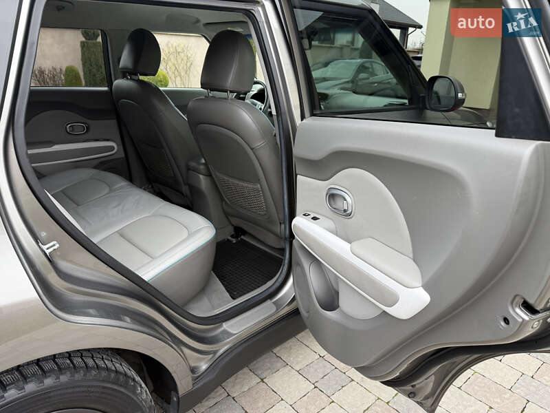 Внедорожник / Кроссовер Kia Soul 2015 в Ивано-Франковске