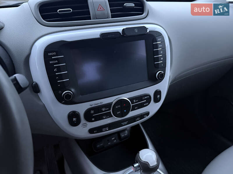 Внедорожник / Кроссовер Kia Soul 2015 в Ровно