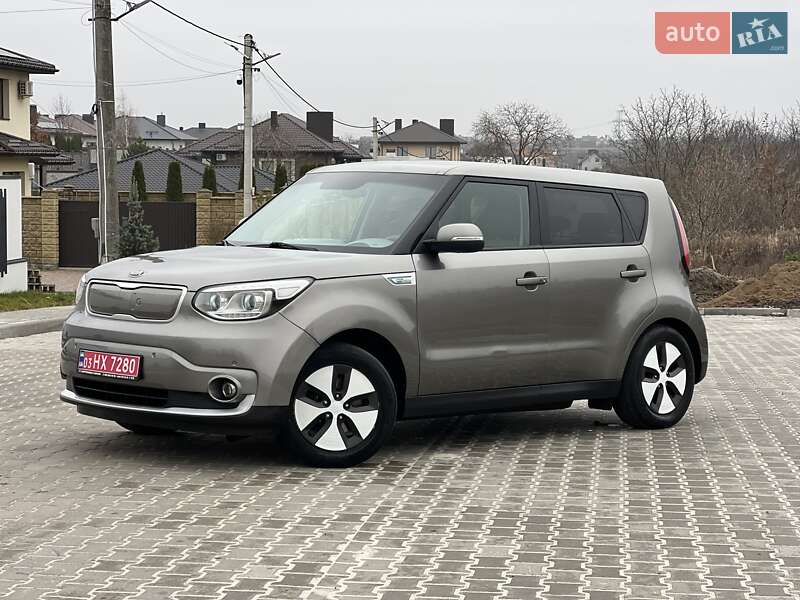 Позашляховик / Кросовер Kia Soul 2016 в Рівному