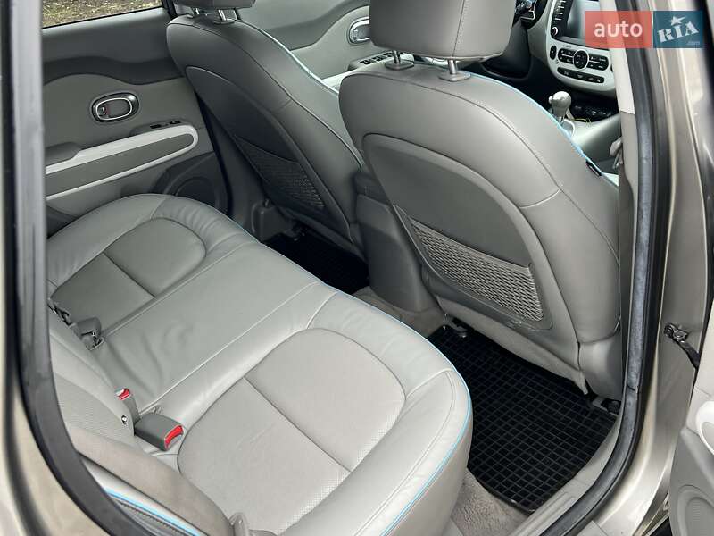 Позашляховик / Кросовер Kia Soul 2016 в Рівному