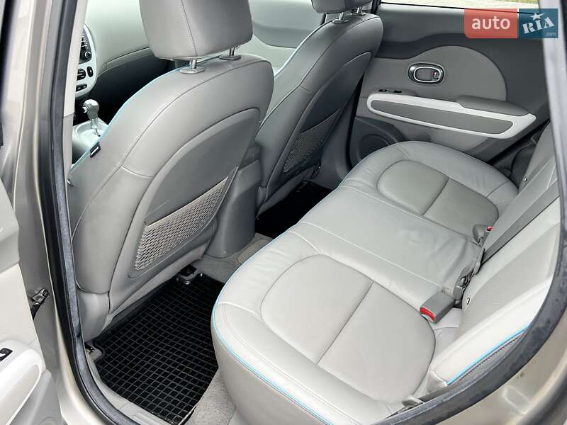 Позашляховик / Кросовер Kia Soul 2016 в Рівному