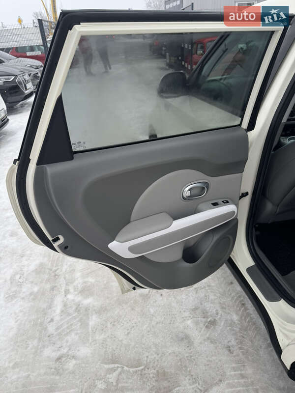 Внедорожник / Кроссовер Kia Soul 2017 в Ивано-Франковске фото 24 Внедорожник / Кроссовер Kia Soul 2017 в Ивано-Франковске