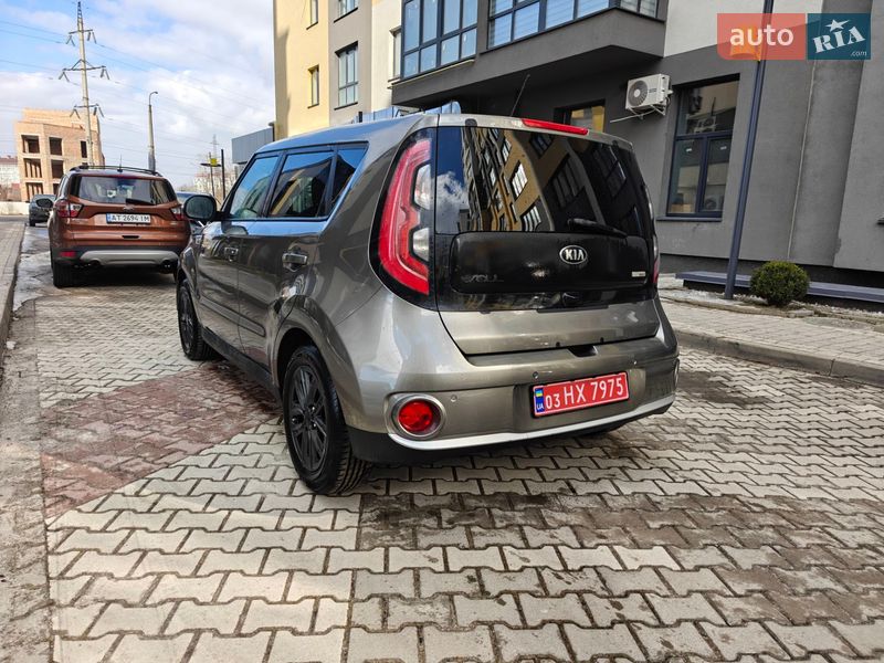 Внедорожник / Кроссовер Kia Soul 2015 в Ивано-Франковске