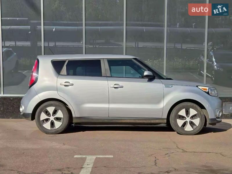 Внедорожник / Кроссовер Kia Soul 2017 в Киеве