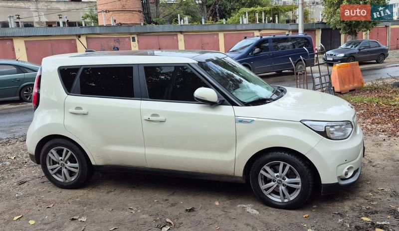 Внедорожник / Кроссовер Kia Soul 2017 в Одессе фото Внедорожник / Кроссовер Kia Soul 2017 в Одессе