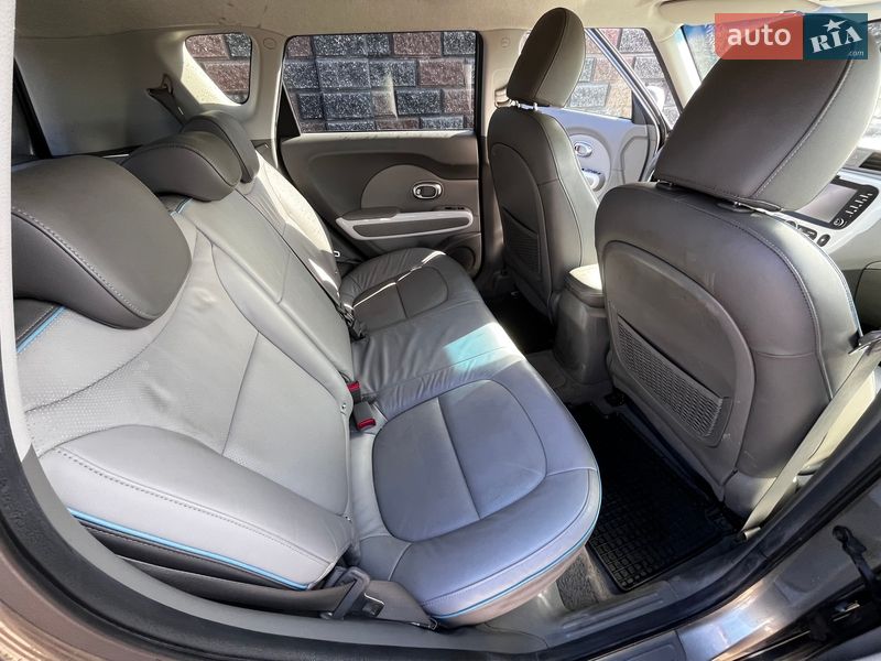 Внедорожник / Кроссовер Kia Soul 2015 в Ровно