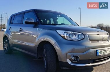 Позашляховик / Кросовер Kia Soul 2015 в Рівному