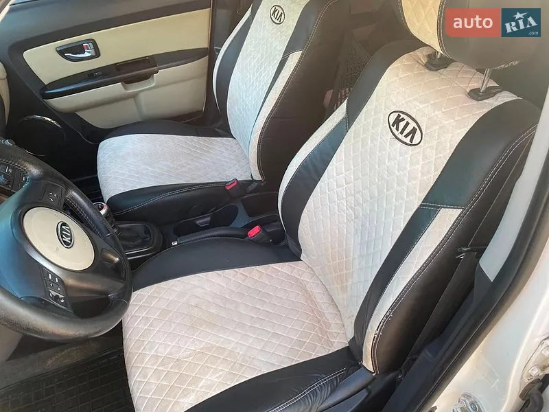 Kia Soul 2012 VIN KNAJT811AC7423788 фото оголошення 19 з 61