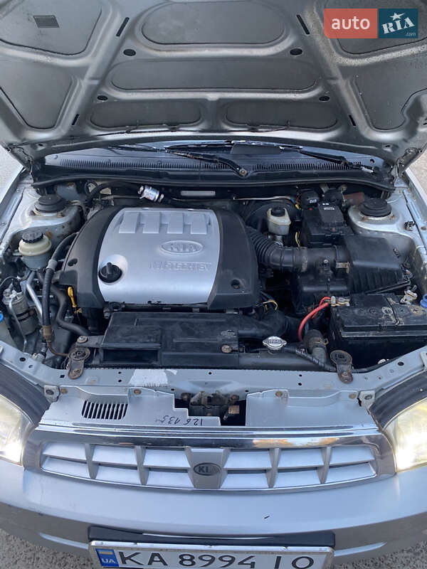 Седан Kia Spectra 2001 в Києві