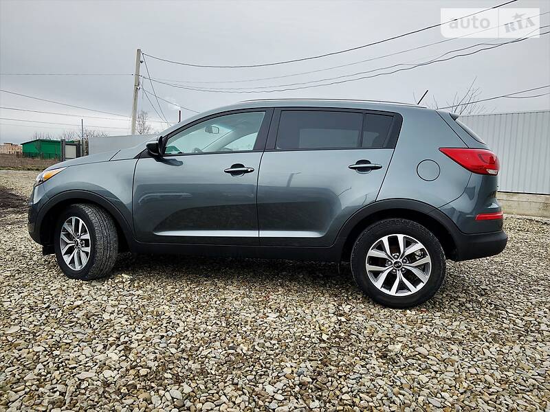 Позашляховик / Кросовер Kia Sportage 2014 в Чернівцях