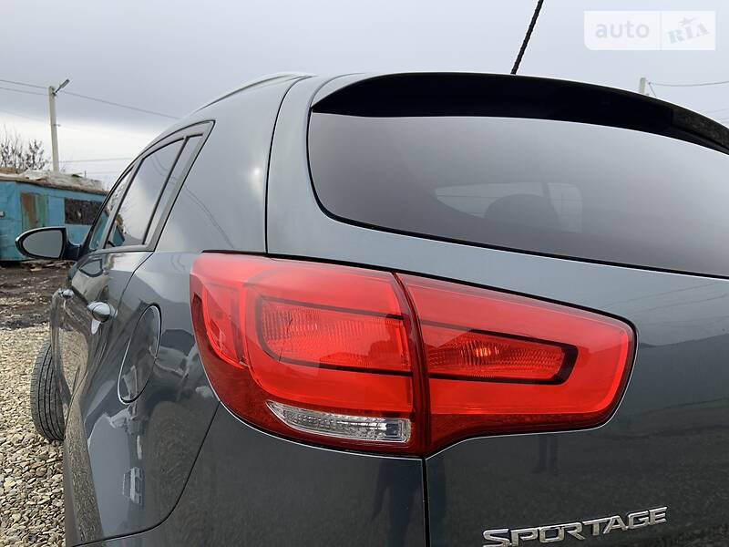 Позашляховик / Кросовер Kia Sportage 2014 в Чернівцях