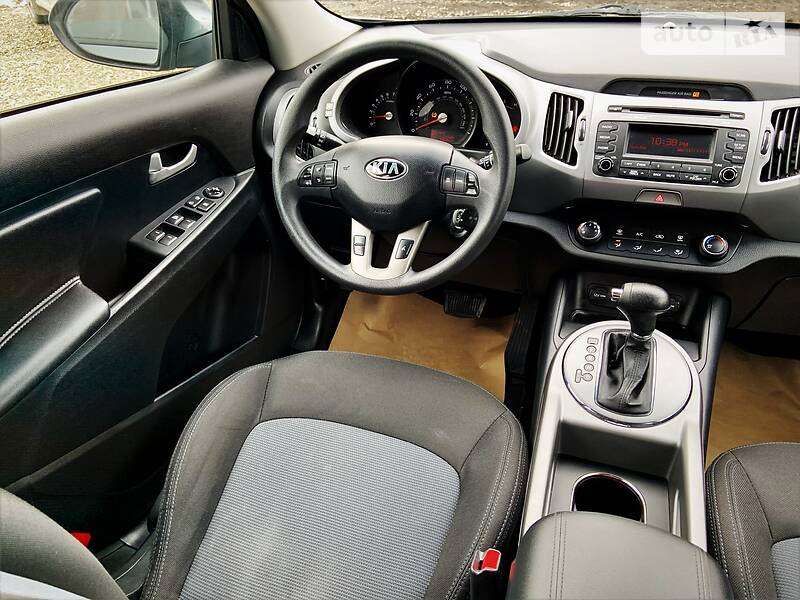 Позашляховик / Кросовер Kia Sportage 2014 в Чернівцях