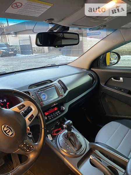 Внедорожник / Кроссовер Kia Sportage 2013 в Мариуполе