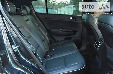 Позашляховик / Кросовер Kia Sportage 2016 в 