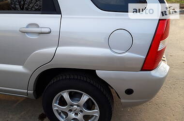 Позашляховик / Кросовер Kia Sportage 2007 в 