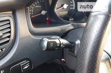 Позашляховик / Кросовер Kia Sportage 2007 в 