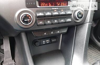 Позашляховик / Кросовер Kia Sportage 2017 в 