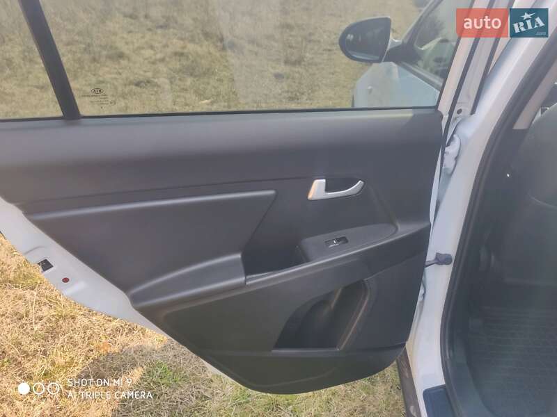 Позашляховик / Кросовер Kia Sportage 2014 в Золочеві фото 17 Позашляховик / Кросовер Kia Sportage 2014 в Золочеві
