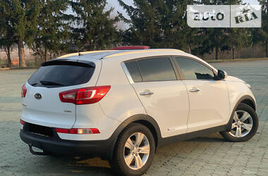 Позашляховик / Кросовер Kia Sportage 2011 в 