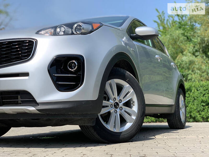 Позашляховик / Кросовер Kia Sportage 2016 в Львові
