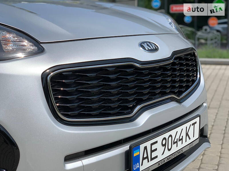 Позашляховик / Кросовер Kia Sportage 2016 в Львові