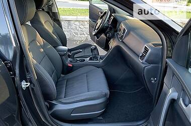 Позашляховик / Кросовер Kia Sportage 2017 в 