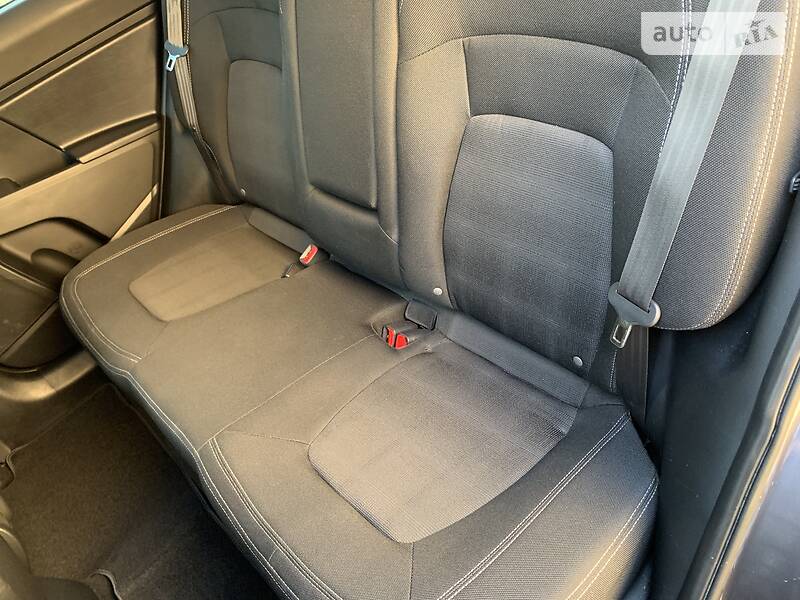 Позашляховик / Кросовер Kia Sportage 2012 в Києві фото 33 Позашляховик / Кросовер Kia Sportage 2012 в Києві