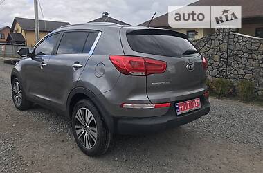 Внедорожник / Кроссовер Kia Sportage 2015 в 