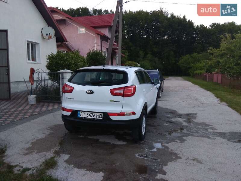 Внедорожник / Кроссовер Kia Sportage 2012 в Ивано-Франковске