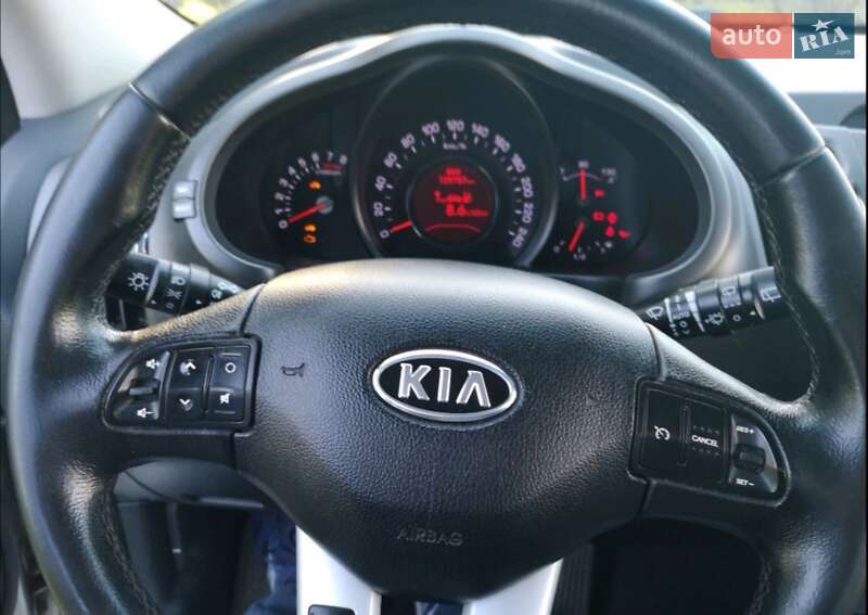 Внедорожник / Кроссовер Kia Sportage 2010 в Кременчуге