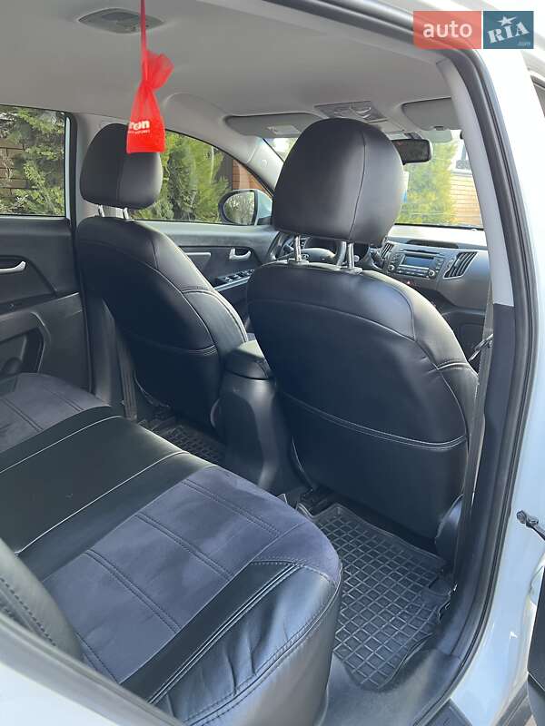 Внедорожник / Кроссовер Kia Sportage 2011 в Николаеве