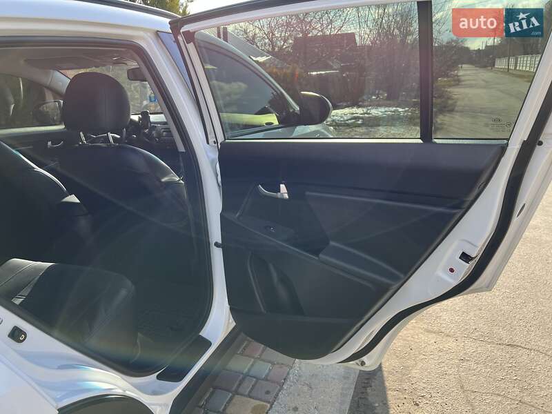 Внедорожник / Кроссовер Kia Sportage 2011 в Николаеве