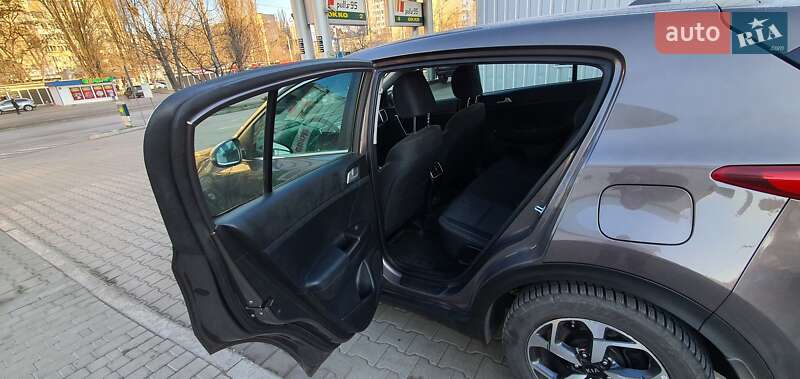 Позашляховик / Кросовер Kia Sportage 2019 в Києві фото 9 Позашляховик / Кросовер Kia Sportage 2019 в Києві