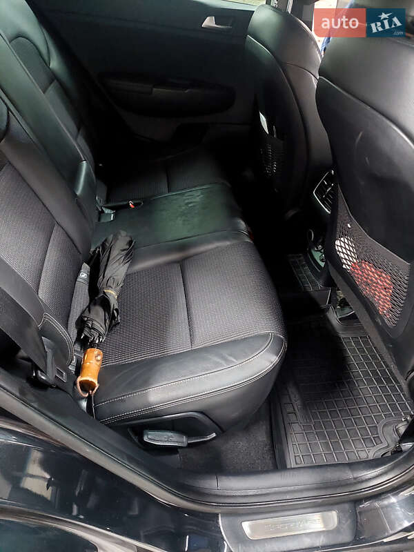 Внедорожник / Кроссовер Kia Sportage 2016 в Полтаве