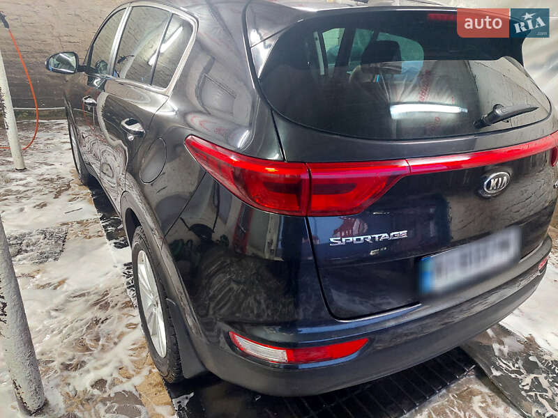 Внедорожник / Кроссовер Kia Sportage 2016 в Полтаве