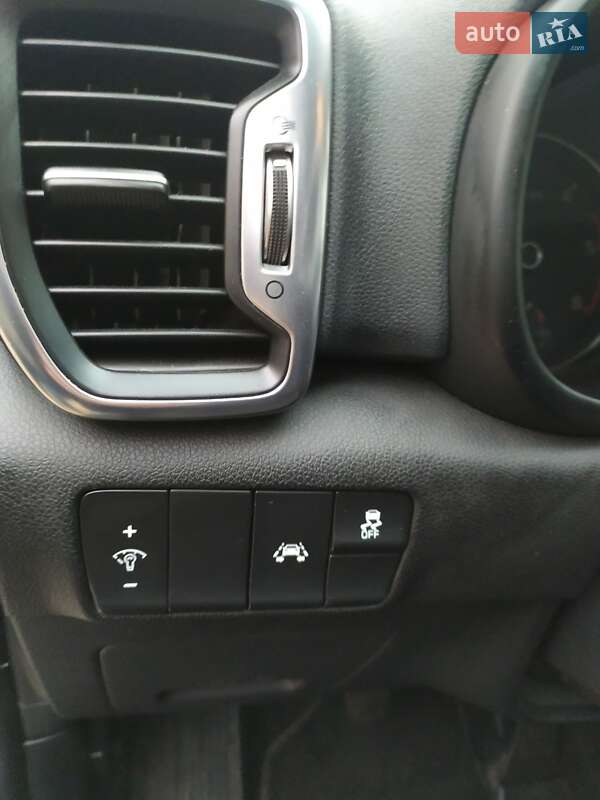 Внедорожник / Кроссовер Kia Sportage 2016 в Львове